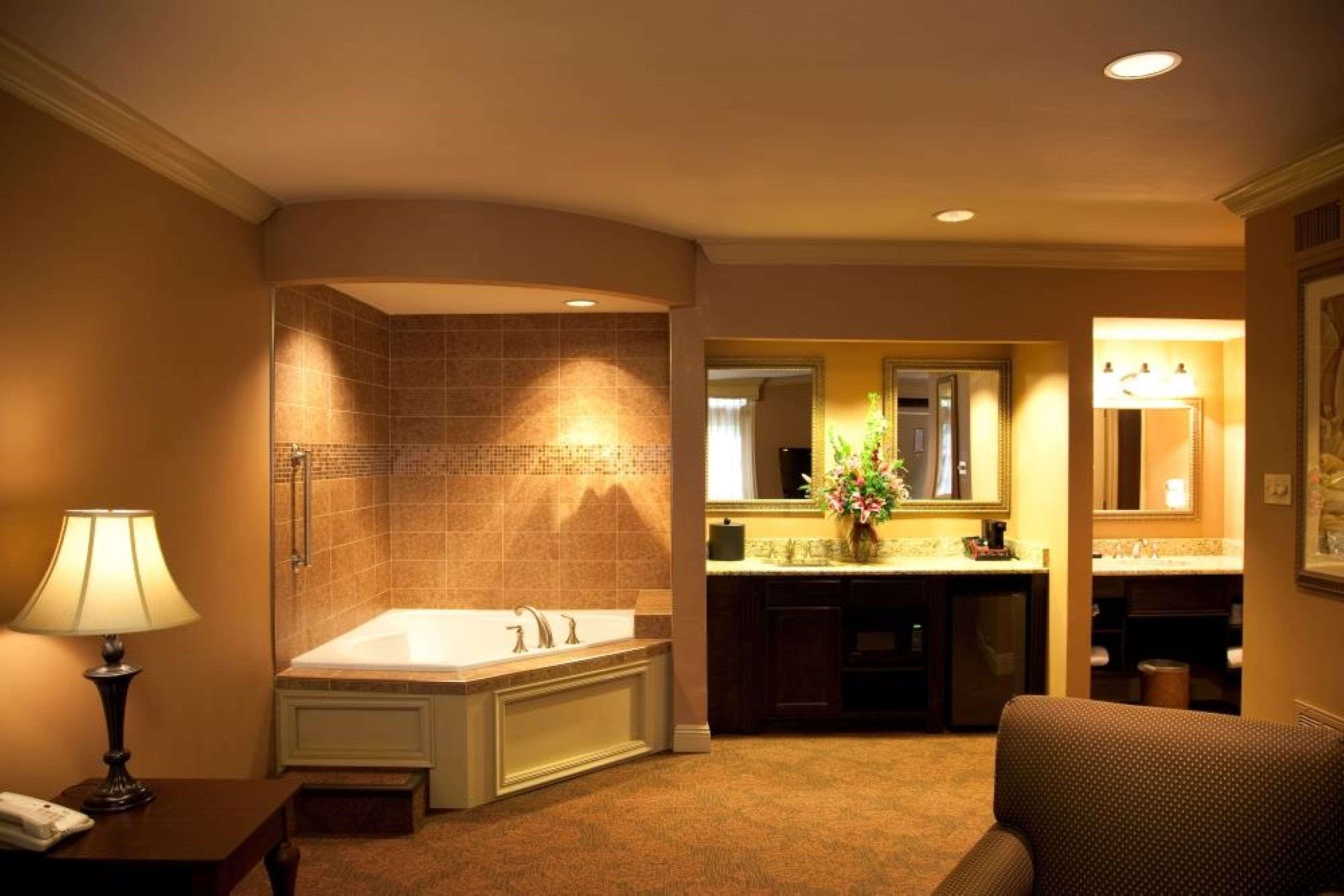 Best Western Plus French Quarter Courtyard Hotel New Orleans Bilik gambar
